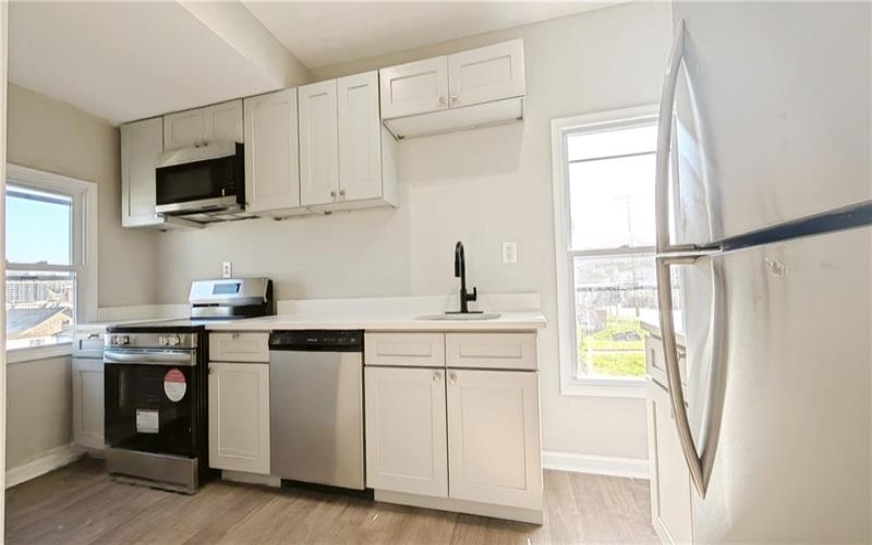 122 Elm St, Canonsburg, 15317, 4 Bedrooms Bedrooms, ,3 BathroomsBathrooms,Lease,For Sale,Elm St,1699321