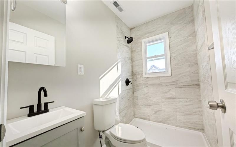 122 Elm St, Canonsburg, 15317, 4 Bedrooms Bedrooms, ,3 BathroomsBathrooms,Lease,For Sale,Elm St,1699321