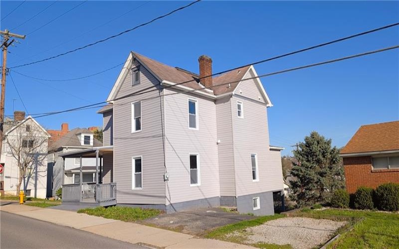 122 Elm St, Canonsburg, 15317, 4 Bedrooms Bedrooms, ,3 BathroomsBathrooms,Lease,For Sale,Elm St,1699321