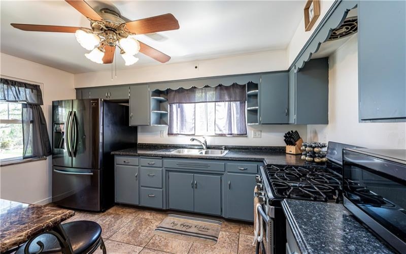 310 14th Street, Jeannette, 15644, 2 Bedrooms Bedrooms, 8 Rooms Rooms,1.2 BathroomsBathrooms,Residential,For Sale,14th Street,1699342