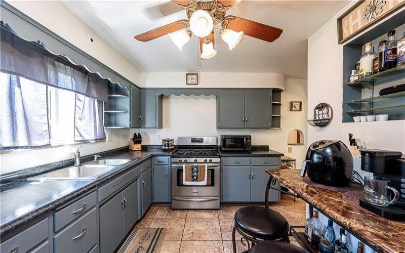 310 14th Street, Jeannette, 15644, 2 Bedrooms Bedrooms, 8 Rooms Rooms,1.2 BathroomsBathrooms,Residential,For Sale,14th Street,1699342