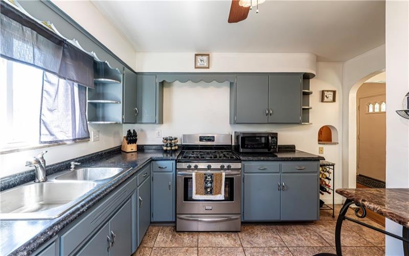 310 14th Street, Jeannette, 15644, 2 Bedrooms Bedrooms, 8 Rooms Rooms,1.2 BathroomsBathrooms,Residential,For Sale,14th Street,1699342