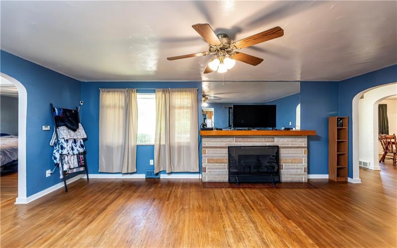 310 14th Street, Jeannette, 15644, 2 Bedrooms Bedrooms, 8 Rooms Rooms,1.2 BathroomsBathrooms,Residential,For Sale,14th Street,1699342