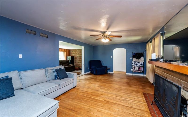 310 14th Street, Jeannette, 15644, 2 Bedrooms Bedrooms, 8 Rooms Rooms,1.2 BathroomsBathrooms,Residential,For Sale,14th Street,1699342