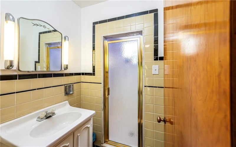 310 14th Street, Jeannette, 15644, 2 Bedrooms Bedrooms, 8 Rooms Rooms,1.2 BathroomsBathrooms,Residential,For Sale,14th Street,1699342