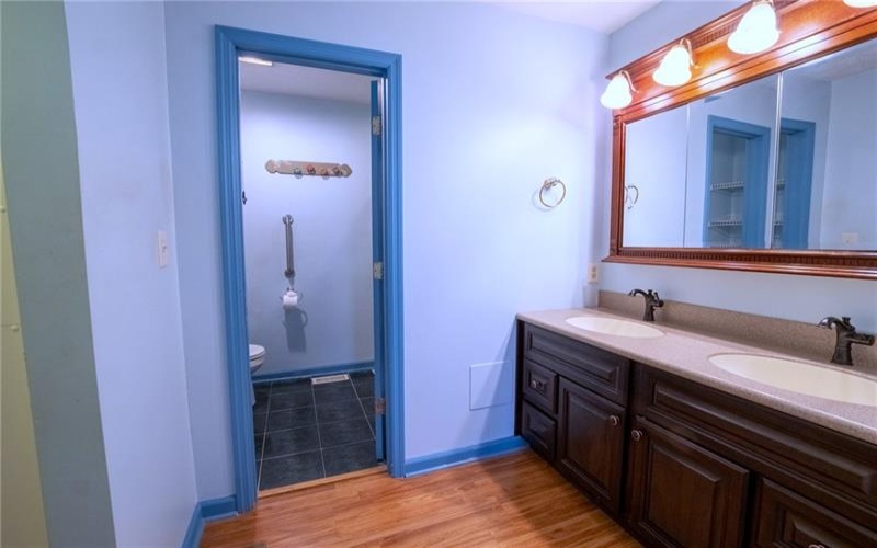 1437 Yorktown Dr, Lawrence, 15055, 3 Bedrooms Bedrooms, 10 Rooms Rooms,3.1 BathroomsBathrooms,Residential,For Sale,Yorktown Dr,1699343