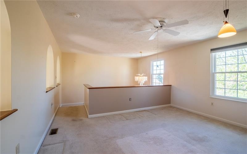 1437 Yorktown Dr, Lawrence, 15055, 3 Bedrooms Bedrooms, 10 Rooms Rooms,3.1 BathroomsBathrooms,Residential,For Sale,Yorktown Dr,1699343