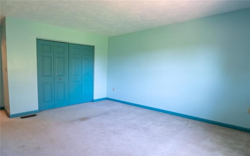 1437 Yorktown Dr, Lawrence, 15055, 3 Bedrooms Bedrooms, 10 Rooms Rooms,3.1 BathroomsBathrooms,Residential,For Sale,Yorktown Dr,1699343