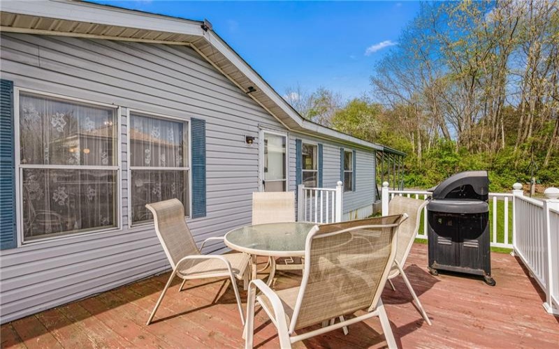 146 Middle St, Jenners, 15546, 3 Bedrooms Bedrooms, ,2 BathroomsBathrooms,Residential,For Sale,Middle St,1699364