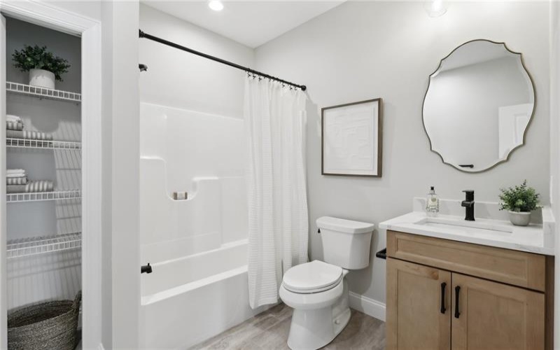 1171 VALLEY-CLUB DR., IRWIN, 15642, 3 Bedrooms Bedrooms, 8 Rooms Rooms,2 BathroomsBathrooms,Residential,For Sale,VALLEY-CLUB DR.,1699367