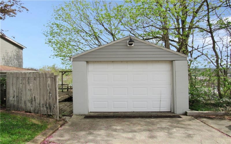 776 Vine Street, Mt. Pleasant, 15666, 2 Bedrooms Bedrooms, 6 Rooms Rooms,2 BathroomsBathrooms,Residential,For Sale,Vine Street,1699373