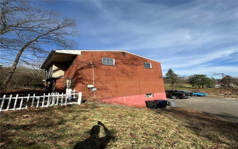 1010 1st St, Irwin, 15642, 3 Bedrooms Bedrooms, ,2 BathroomsBathrooms,Residential,For Sale,1st St,1699395