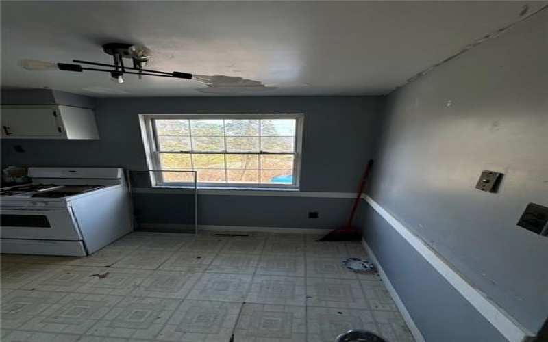 1010 1st St, Irwin, 15642, 3 Bedrooms Bedrooms, ,2 BathroomsBathrooms,Residential,For Sale,1st St,1699395