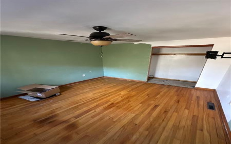 1010 1st St, Irwin, 15642, 3 Bedrooms Bedrooms, ,2 BathroomsBathrooms,Residential,For Sale,1st St,1699395