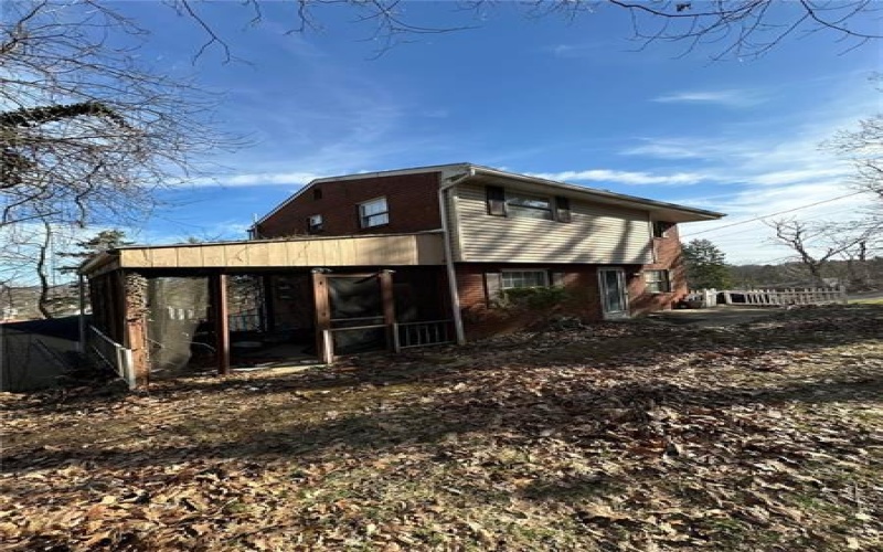 1010 1st St, Irwin, 15642, 3 Bedrooms Bedrooms, ,2 BathroomsBathrooms,Residential,For Sale,1st St,1699395
