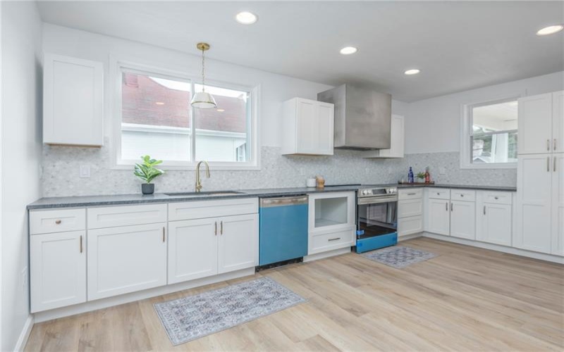 520 Washington St, Bentleyville, 15314, 3 Bedrooms Bedrooms, ,2 BathroomsBathrooms,Residential,For Sale,Washington St,1682624