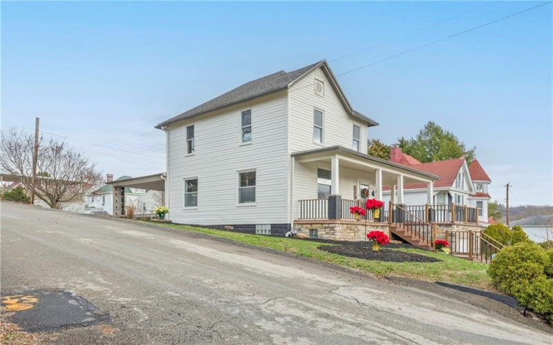 520 Washington St, Bentleyville, 15314, 3 Bedrooms Bedrooms, ,2 BathroomsBathrooms,Residential,For Sale,Washington St,1682624