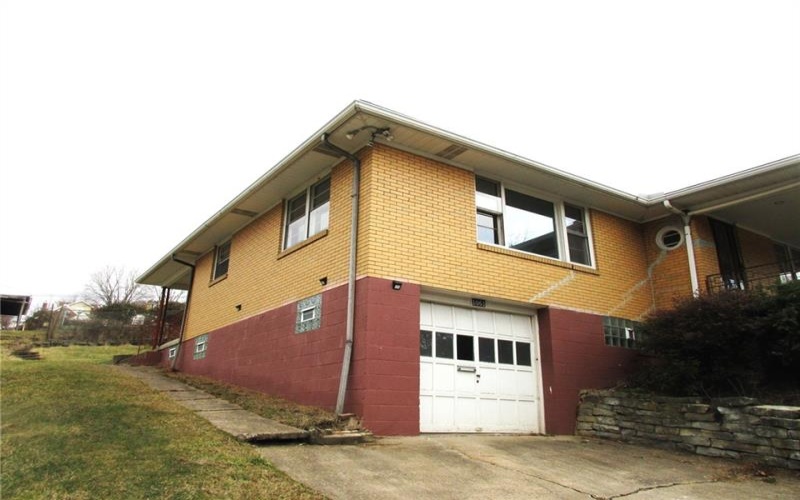 1061 Grant Ave, Monessen, 15062, 3 Bedrooms Bedrooms, 6 Rooms Rooms,1 BathroomBathrooms,Residential,For Sale,Grant Ave,1687959