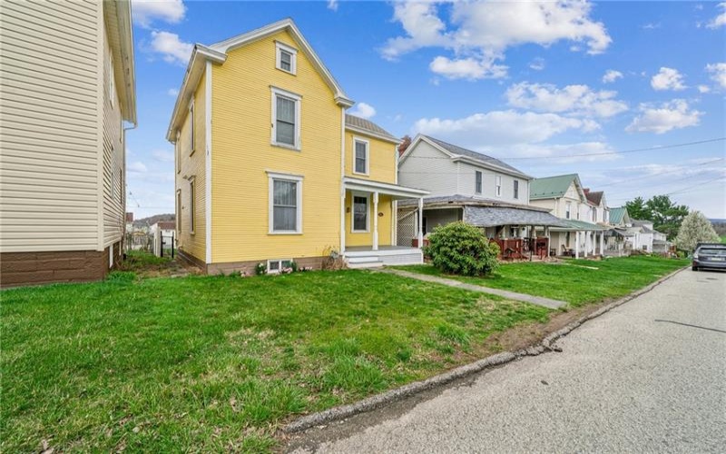 26 2nd Avenue, Scottdale, 15683, 3 Bedrooms Bedrooms, 6 Rooms Rooms,1.1 BathroomsBathrooms,Residential,For Sale,2nd Avenue,1699309