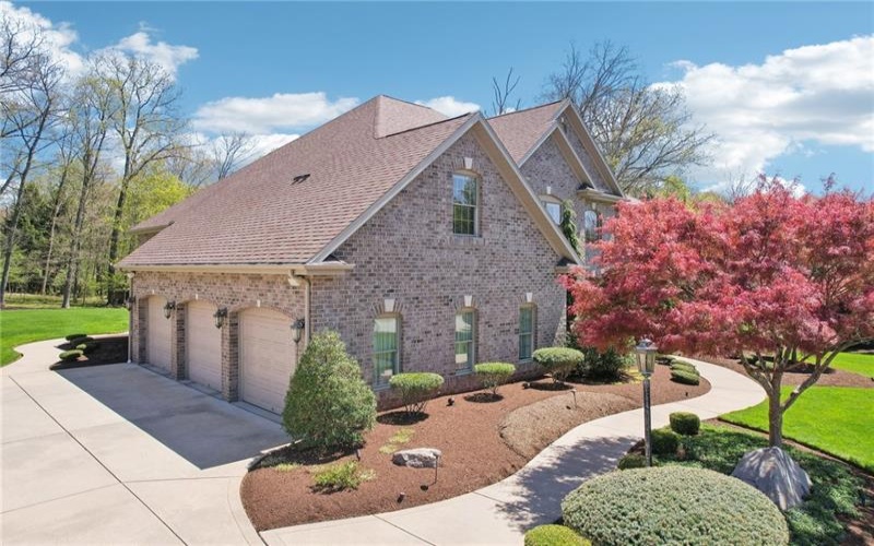4613 Forest Ridge Court, Murrysville, 15668, 4 Bedrooms Bedrooms, 14 Rooms Rooms,5 BathroomsBathrooms,Residential,For Sale,Forest Ridge Court,1699402