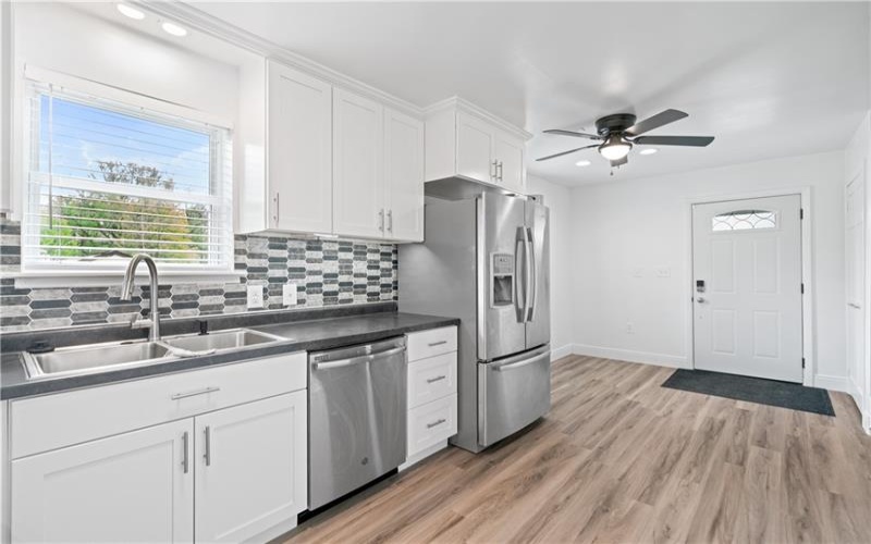 594 Penn Ave, Washington, 15301, 3 Bedrooms Bedrooms, 10 Rooms Rooms,2 BathroomsBathrooms,Residential,For Sale,Penn Ave,1699444