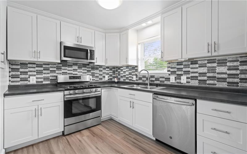 594 Penn Ave, Washington, 15301, 3 Bedrooms Bedrooms, 10 Rooms Rooms,2 BathroomsBathrooms,Residential,For Sale,Penn Ave,1699444