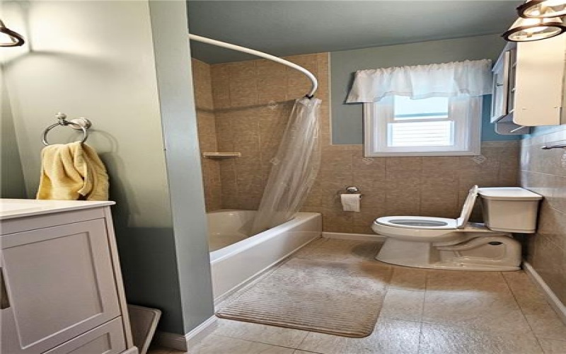 12 1/2 Vine St, Mt Pleasant, 15666, 3 Bedrooms Bedrooms, 6 Rooms Rooms,2 BathroomsBathrooms,Residential,For Sale,Vine St,1699470
