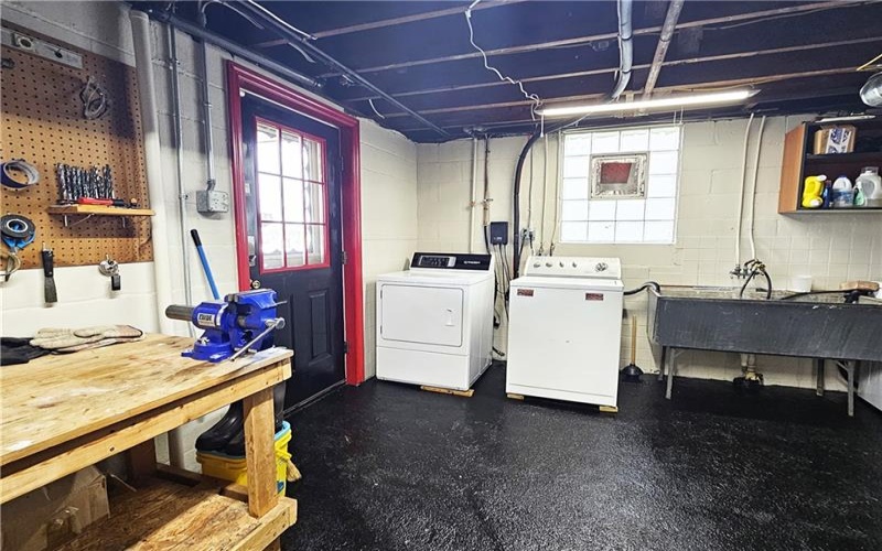 12 1/2 Vine St, Mt Pleasant, 15666, 3 Bedrooms Bedrooms, 6 Rooms Rooms,2 BathroomsBathrooms,Residential,For Sale,Vine St,1699470