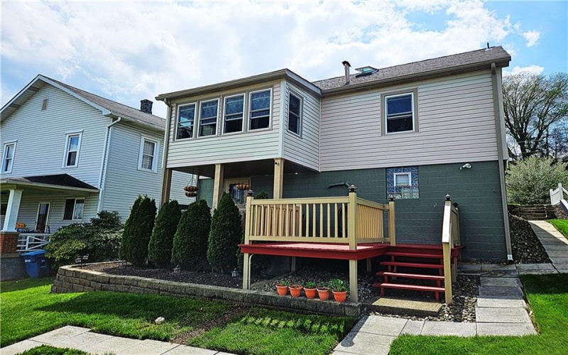 12 1/2 Vine St, Mt Pleasant, 15666, 3 Bedrooms Bedrooms, 6 Rooms Rooms,2 BathroomsBathrooms,Residential,For Sale,Vine St,1699470