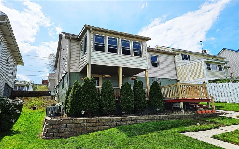 12 1/2 Vine St, Mt Pleasant, 15666, 3 Bedrooms Bedrooms, 6 Rooms Rooms,2 BathroomsBathrooms,Residential,For Sale,Vine St,1699470