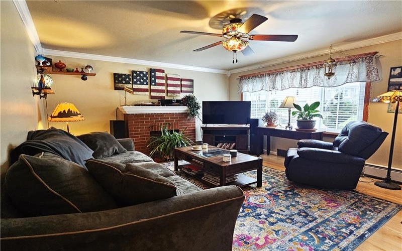 12 1/2 Vine St, Mt Pleasant, 15666, 3 Bedrooms Bedrooms, 6 Rooms Rooms,2 BathroomsBathrooms,Residential,For Sale,Vine St,1699470