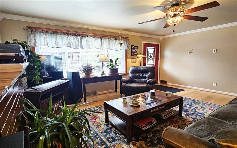 12 1/2 Vine St, Mt Pleasant, 15666, 3 Bedrooms Bedrooms, 6 Rooms Rooms,2 BathroomsBathrooms,Residential,For Sale,Vine St,1699470