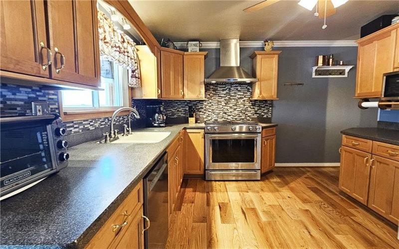 12 1/2 Vine St, Mt Pleasant, 15666, 3 Bedrooms Bedrooms, 6 Rooms Rooms,2 BathroomsBathrooms,Residential,For Sale,Vine St,1699470