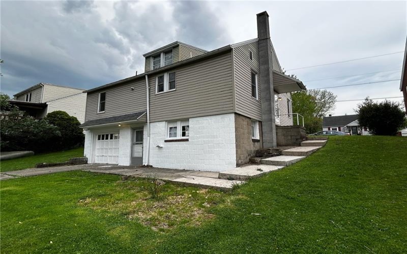932 Franklin Ave, Connellsville, 15425, 4 Bedrooms Bedrooms, 7 Rooms Rooms,1.1 BathroomsBathrooms,Residential,For Sale,Franklin Ave,1699487