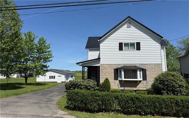 1354 Pittsburgh St, Scottdale, 15683, 3 Bedrooms Bedrooms, 9 Rooms Rooms,2 BathroomsBathrooms,Residential,For Sale,Pittsburgh St,1699354