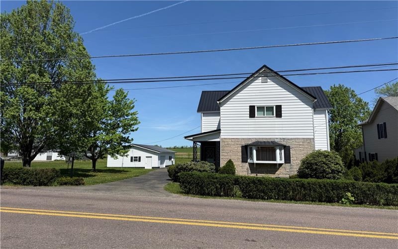 1354 Pittsburgh St, Scottdale, 15683, 3 Bedrooms Bedrooms, 9 Rooms Rooms,2 BathroomsBathrooms,Residential,For Sale,Pittsburgh St,1699354