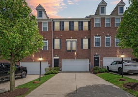 539 Gala Dr, Canonsburg, 15317, 4 Bedrooms Bedrooms, 8 Rooms Rooms,3.1 BathroomsBathrooms,Residential,For Sale,Gala Dr,1699365