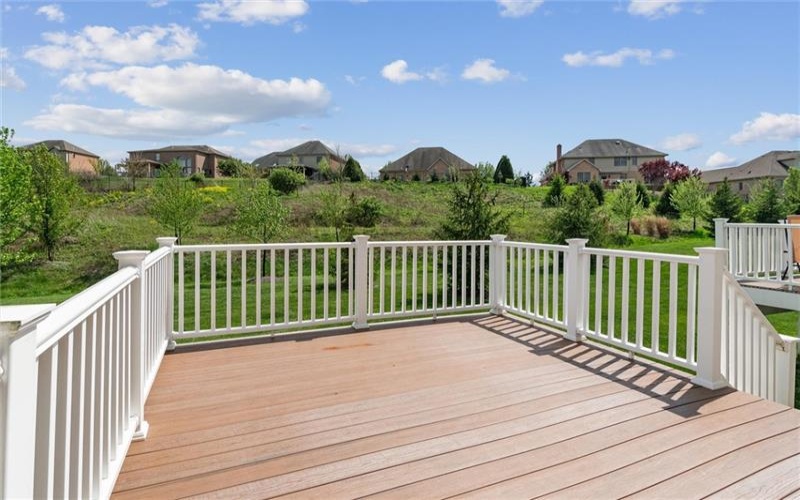 539 Gala Dr, Canonsburg, 15317, 4 Bedrooms Bedrooms, 8 Rooms Rooms,3.1 BathroomsBathrooms,Residential,For Sale,Gala Dr,1699365