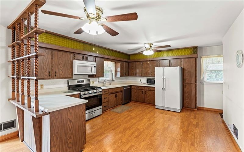 802 Gladden Road, Canonsburg, 15317, 2 Bedrooms Bedrooms, 8 Rooms Rooms,2 BathroomsBathrooms,Residential,For Sale,Gladden Road,1699389