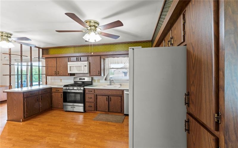 802 Gladden Road, Canonsburg, 15317, 2 Bedrooms Bedrooms, 8 Rooms Rooms,2 BathroomsBathrooms,Residential,For Sale,Gladden Road,1699389