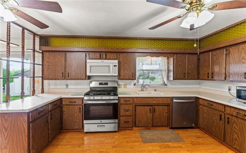 802 Gladden Road, Canonsburg, 15317, 2 Bedrooms Bedrooms, 8 Rooms Rooms,2 BathroomsBathrooms,Residential,For Sale,Gladden Road,1699389