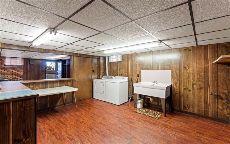 802 Gladden Road, Canonsburg, 15317, 2 Bedrooms Bedrooms, 8 Rooms Rooms,2 BathroomsBathrooms,Residential,For Sale,Gladden Road,1699389