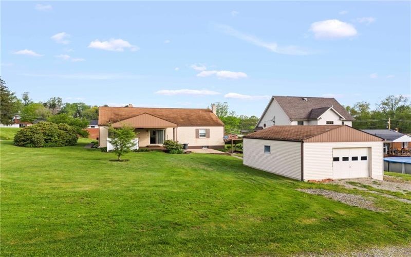 802 Gladden Road, Canonsburg, 15317, 2 Bedrooms Bedrooms, 8 Rooms Rooms,2 BathroomsBathrooms,Residential,For Sale,Gladden Road,1699389