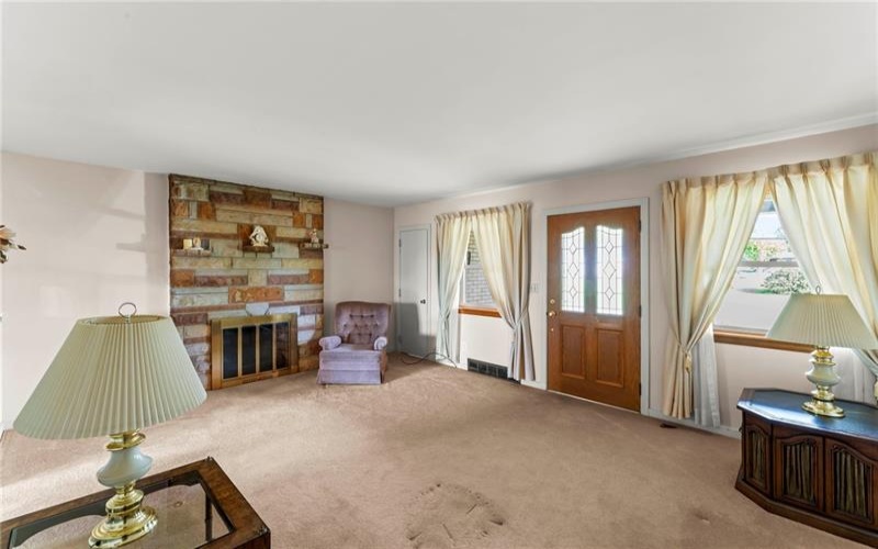 802 Gladden Road, Canonsburg, 15317, 2 Bedrooms Bedrooms, 8 Rooms Rooms,2 BathroomsBathrooms,Residential,For Sale,Gladden Road,1699389
