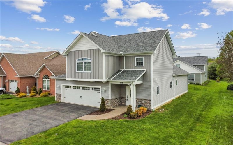 242 Plum St, Ligonier, 15658, 3 Bedrooms Bedrooms, 6 Rooms Rooms,2.1 BathroomsBathrooms,Residential,For Sale,Plum St,1699394