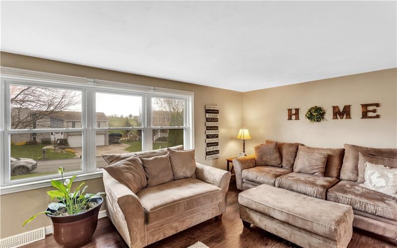 135 Rizzi Dr, Irwin, 15642, 3 Bedrooms Bedrooms, 8 Rooms Rooms,2.1 BathroomsBathrooms,Residential,For Sale,Rizzi Dr,1699464