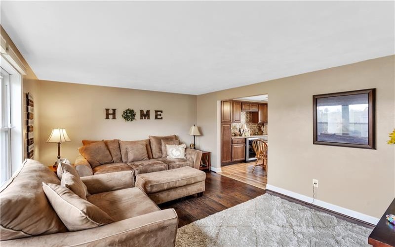 135 Rizzi Dr, Irwin, 15642, 3 Bedrooms Bedrooms, 8 Rooms Rooms,2.1 BathroomsBathrooms,Residential,For Sale,Rizzi Dr,1699464
