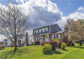 135 Rizzi Dr, Irwin, 15642, 3 Bedrooms Bedrooms, 8 Rooms Rooms,2.1 BathroomsBathrooms,Residential,For Sale,Rizzi Dr,1699464