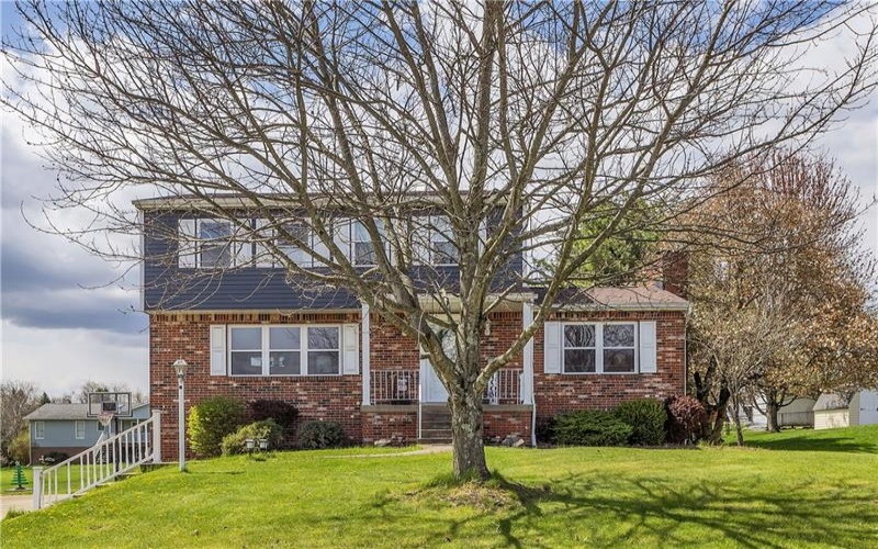 135 Rizzi Dr, Irwin, 15642, 3 Bedrooms Bedrooms, 8 Rooms Rooms,2.1 BathroomsBathrooms,Residential,For Sale,Rizzi Dr,1699464