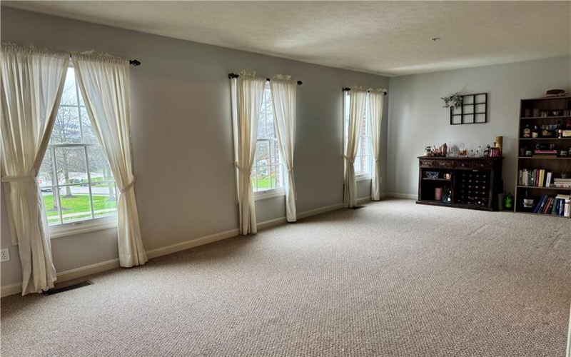 2001 Trillium Ct, Canonsburg, 15317, 3 Bedrooms Bedrooms, 9 Rooms Rooms,2.1 BathroomsBathrooms,Residential,For Sale,Trillium Ct,1699538
